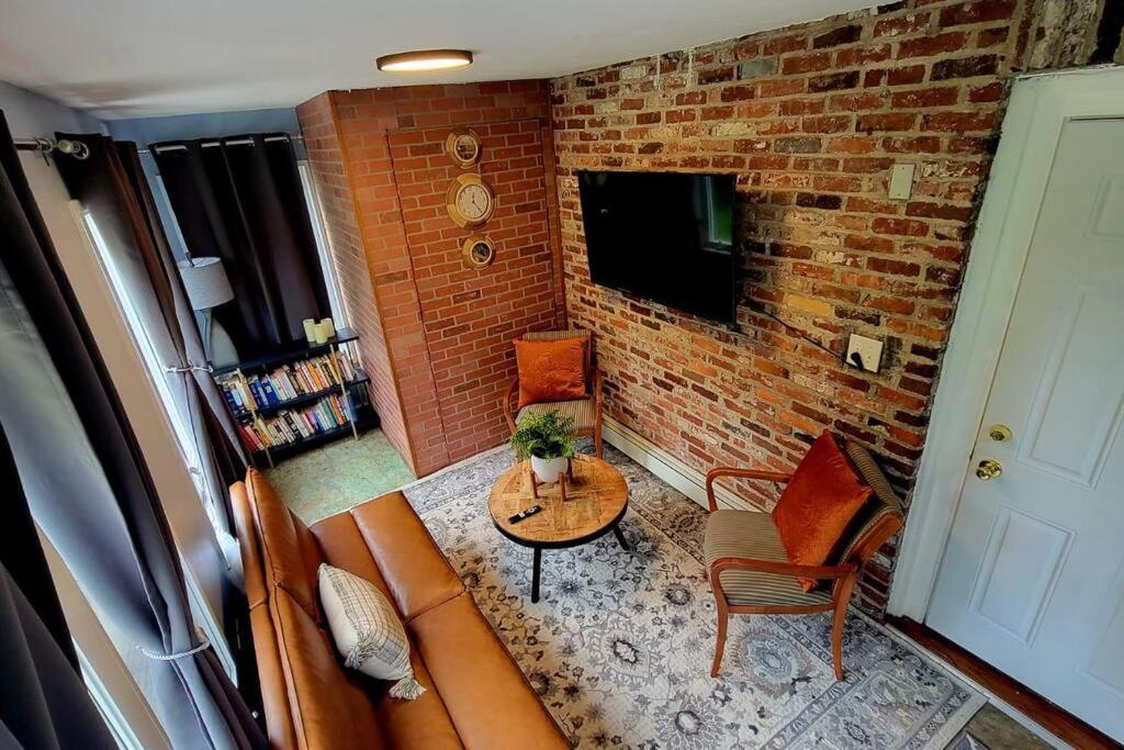 Unique & Peaceful Boston Home ภายนอก รูปภาพ