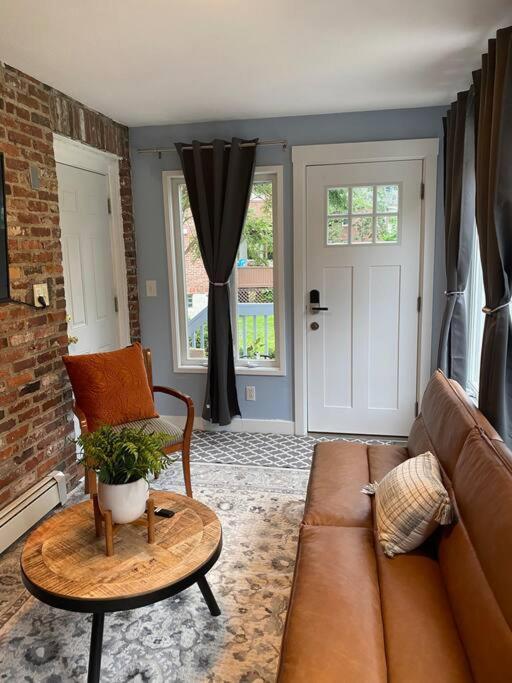 Unique & Peaceful Boston Home ภายนอก รูปภาพ