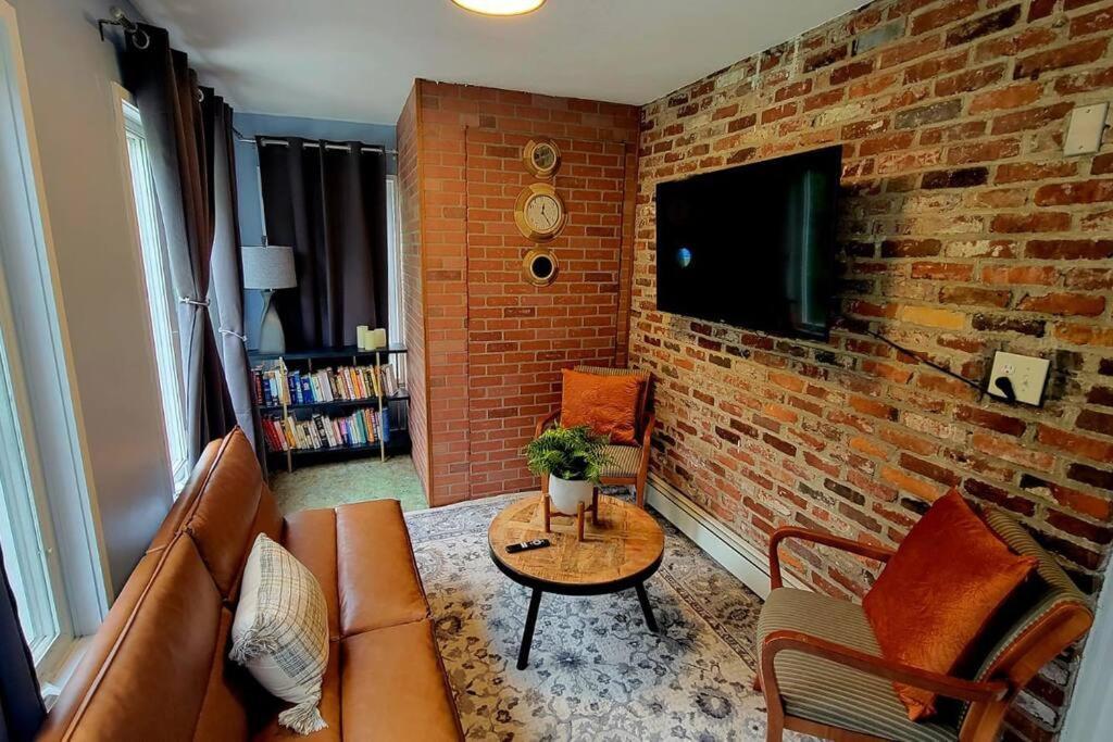 Unique & Peaceful Boston Home ภายนอก รูปภาพ
