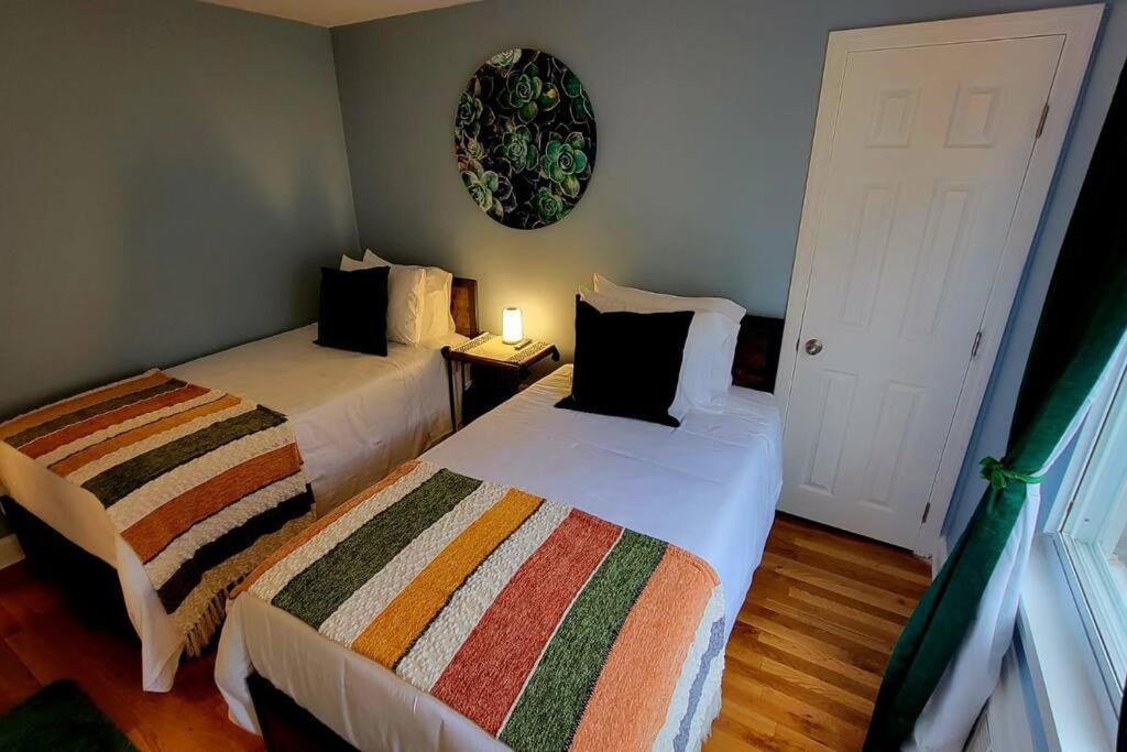 Unique & Peaceful Boston Home ภายนอก รูปภาพ